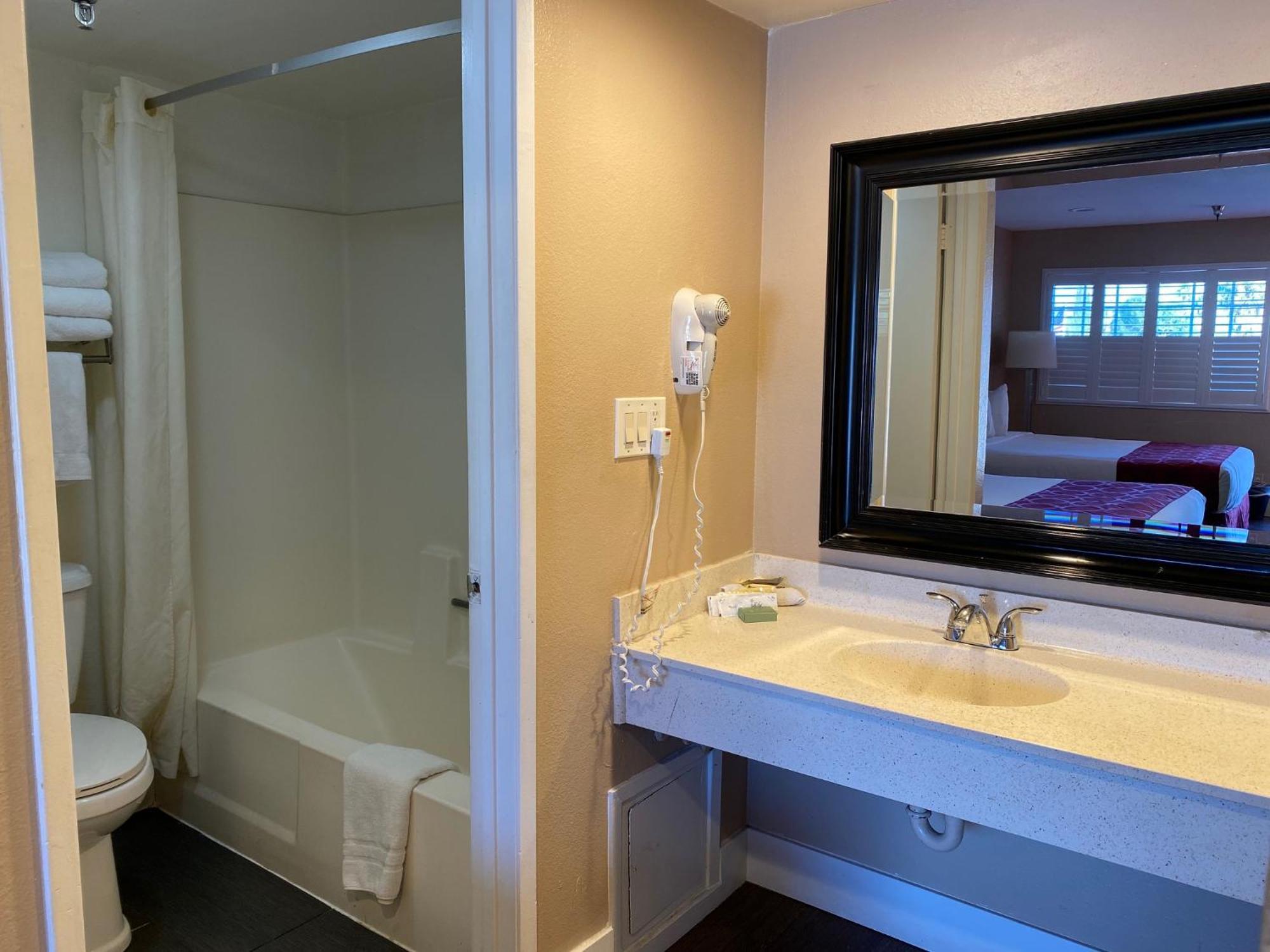 The Dixie Orange County Hotel Stanton Ngoại thất bức ảnh